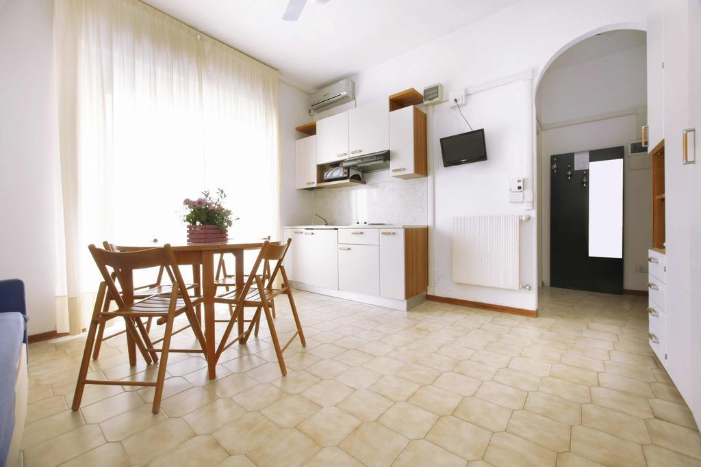 Residence Barusso Alassio Pokoj fotografie